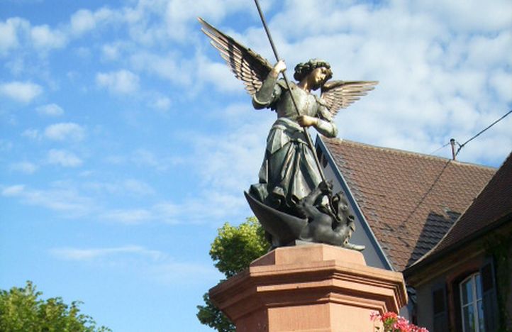 pfaffenheim_fontaine_saint_micheljean_michel_strasbach.jpg